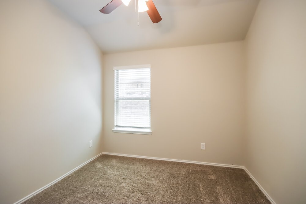 20117 Lecrete Mill Drive Property Photo 11