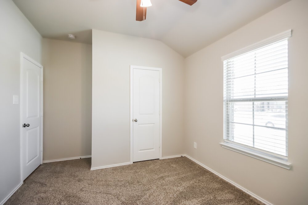 20117 Lecrete Mill Drive Property Photo 13