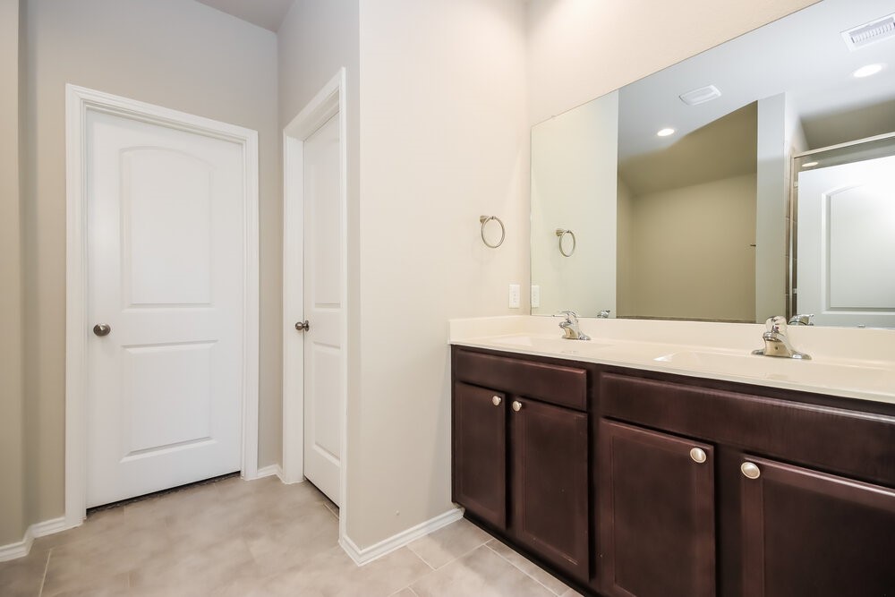 20117 Lecrete Mill Drive Property Photo 14
