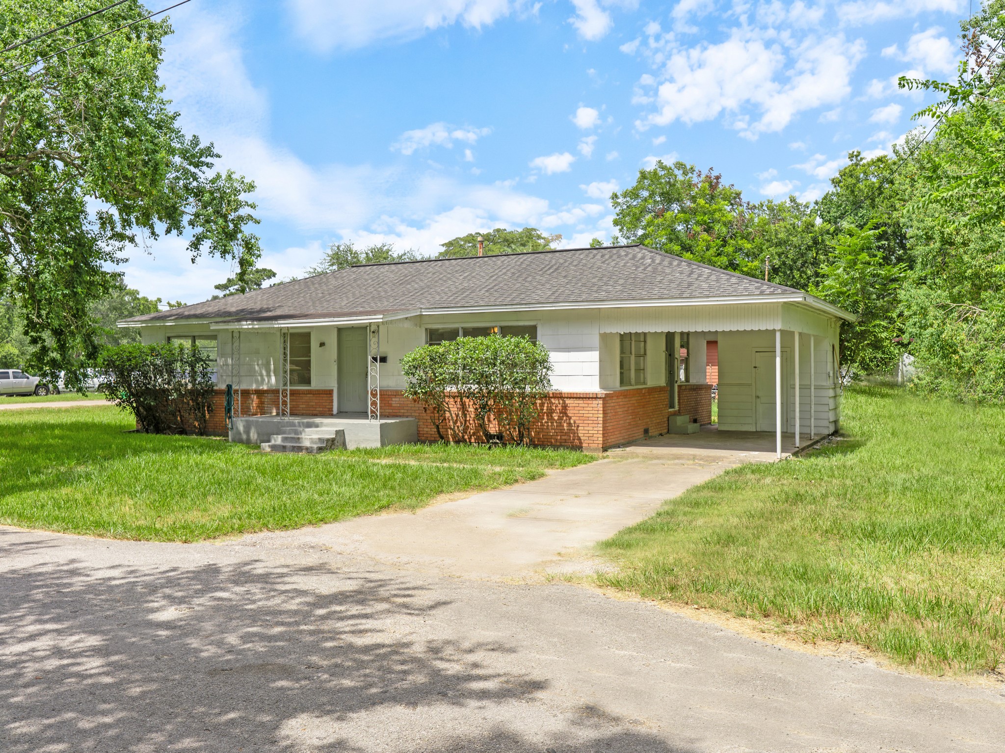 2616 Elm Avenue Property Photo 4