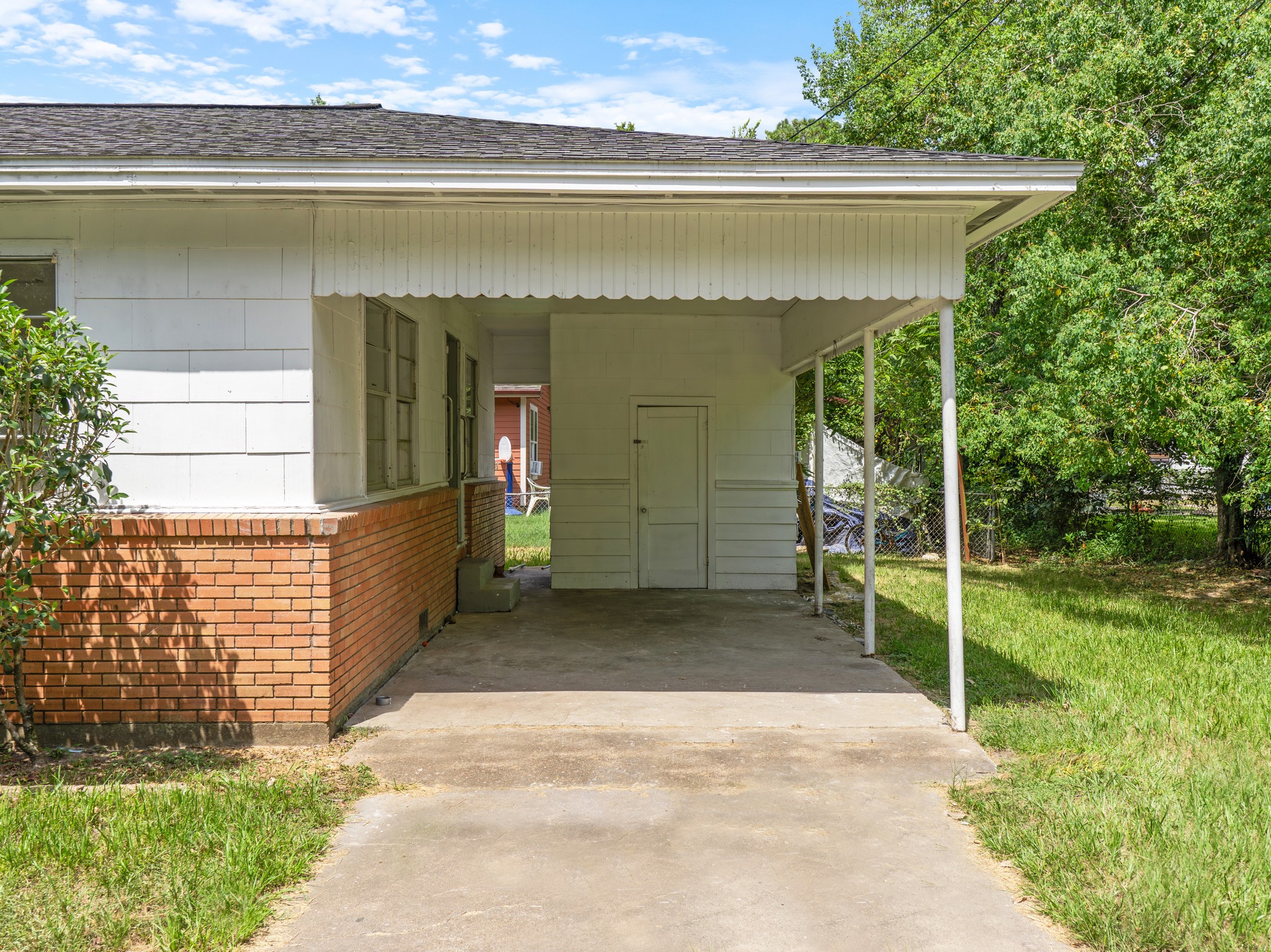 2616 Elm Avenue Property Photo 7
