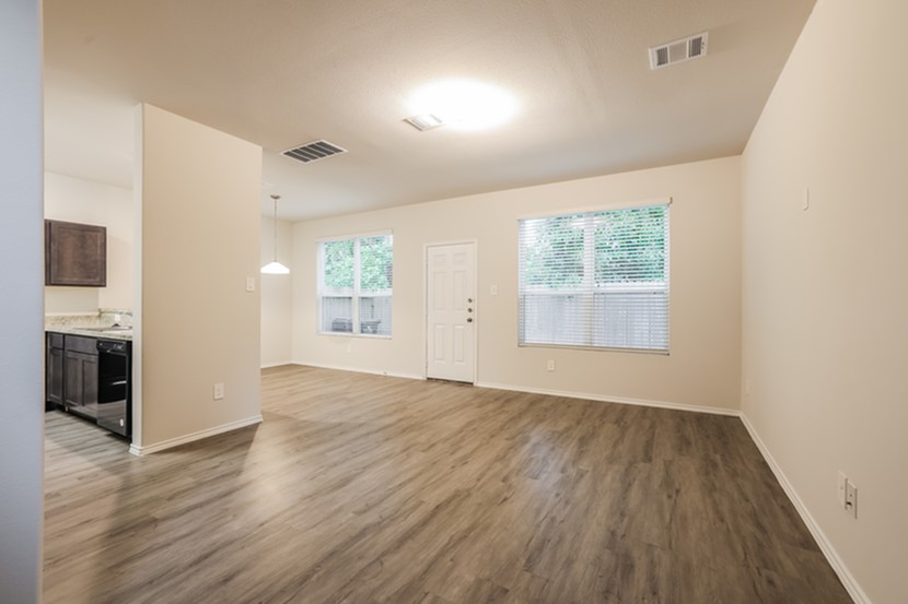 2735 Bouvardia Way Property Photo 6