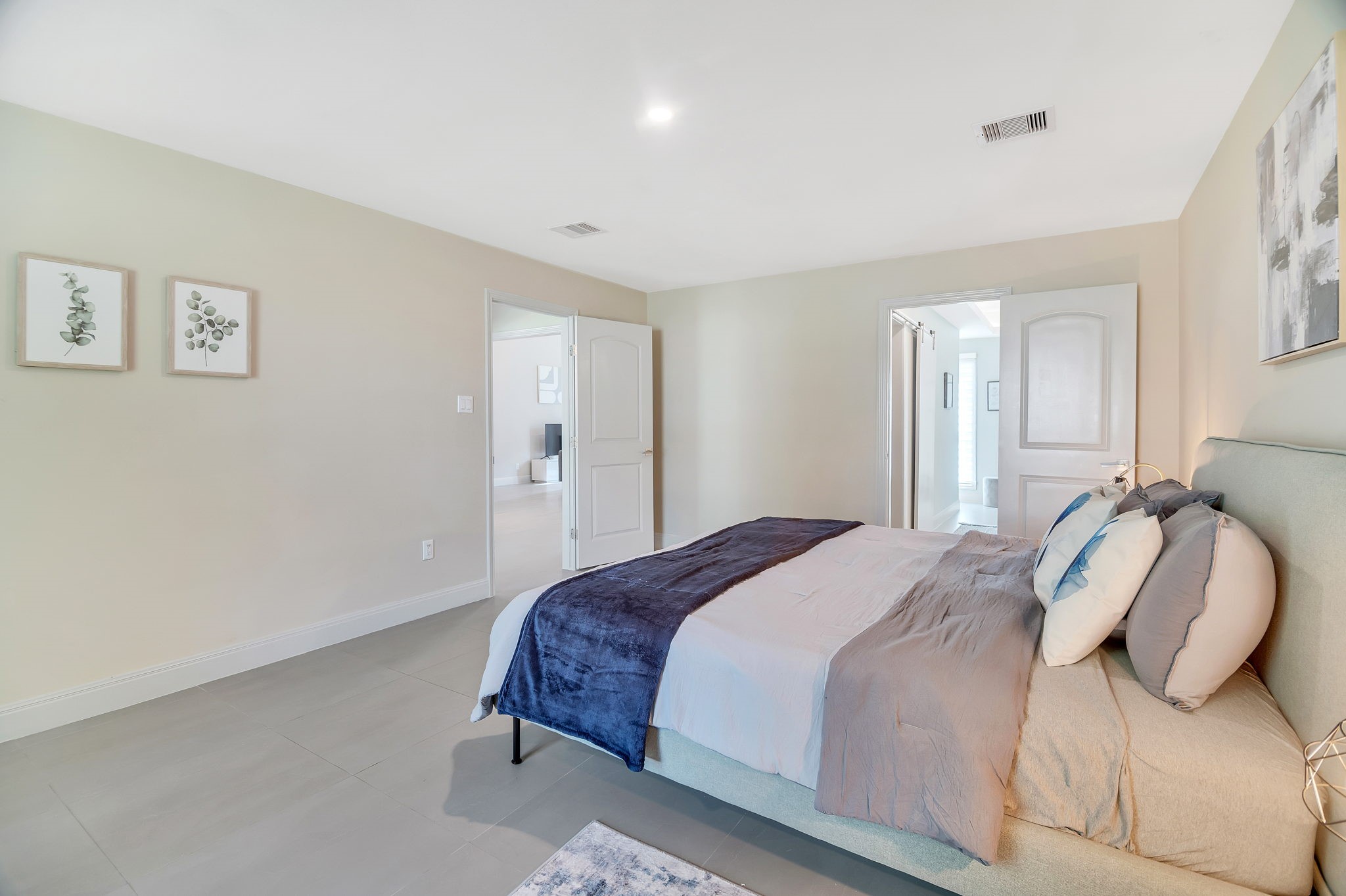 711 Abbotswood Court Property Photo 8