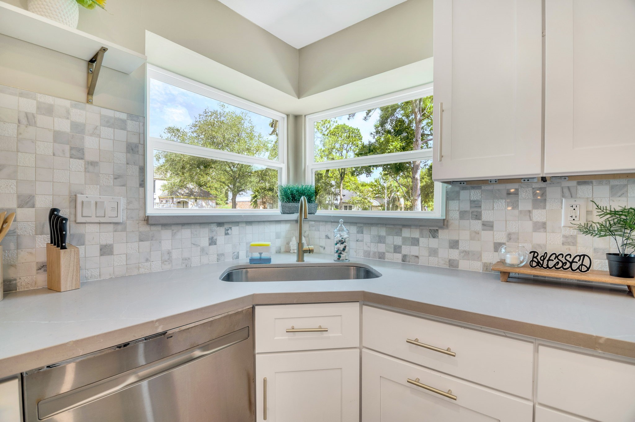 711 Abbotswood Court Property Photo 22