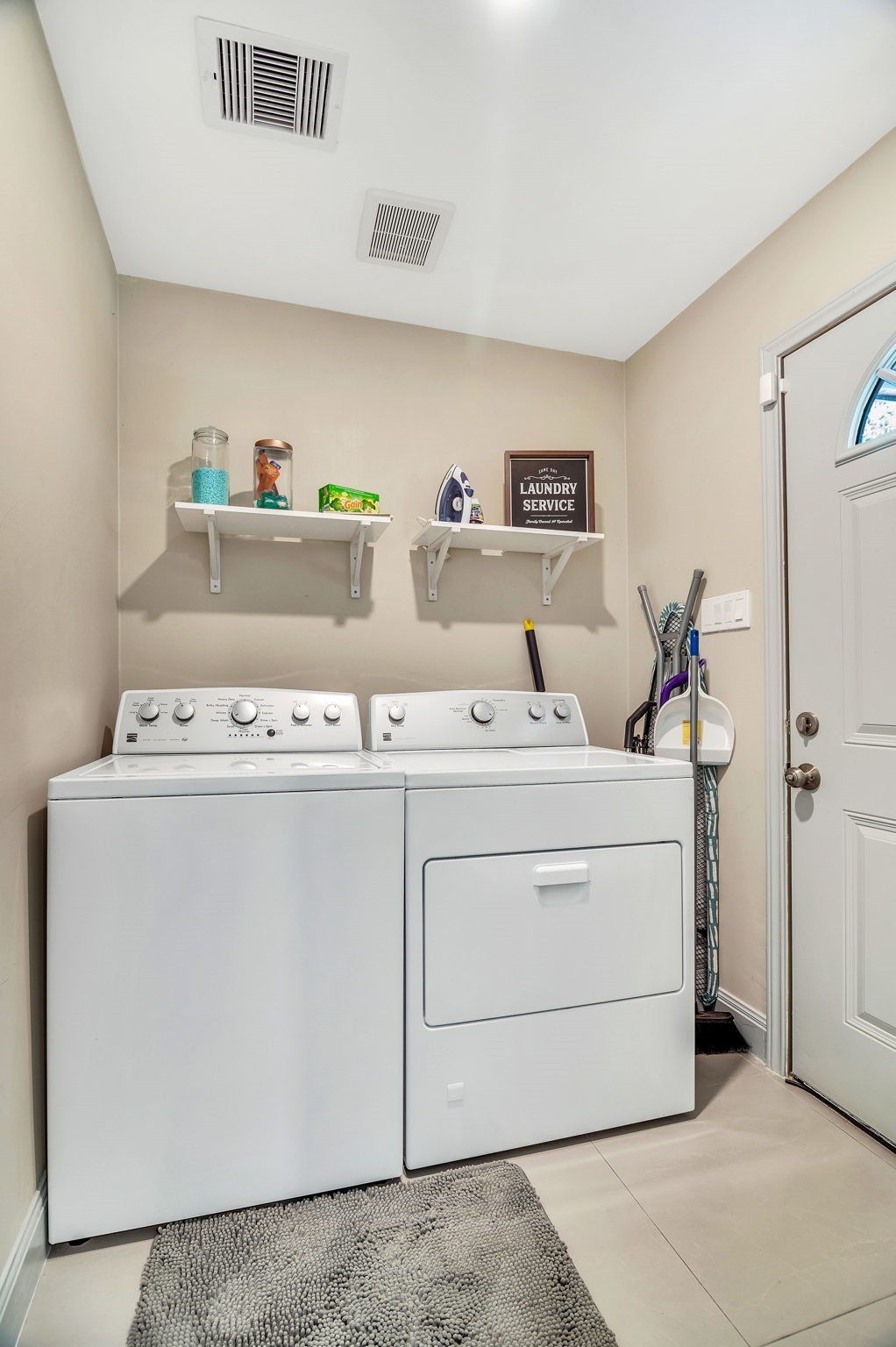 711 Abbotswood Court Property Photo 25