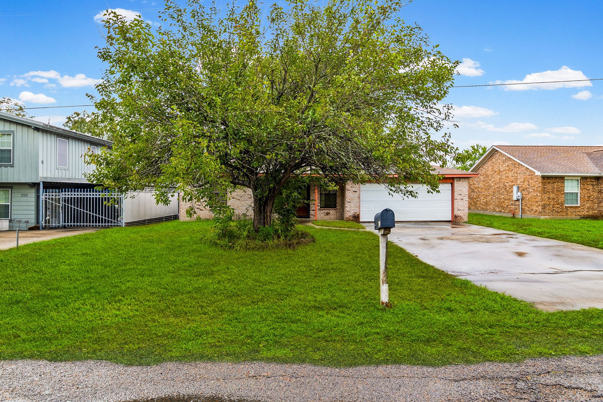 210 Kathy Lane Property Photo 3