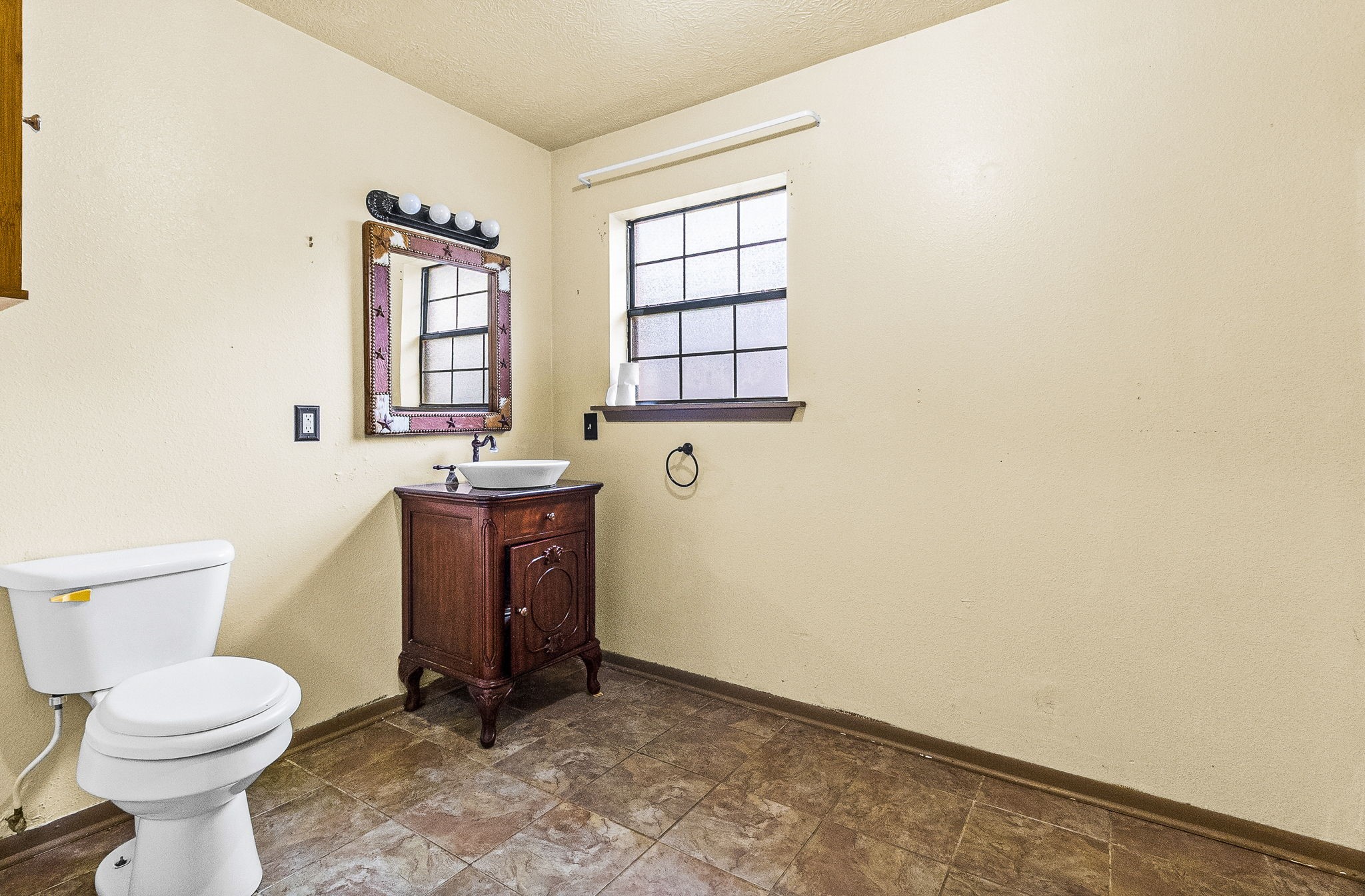 210 Kathy Lane Property Photo 16
