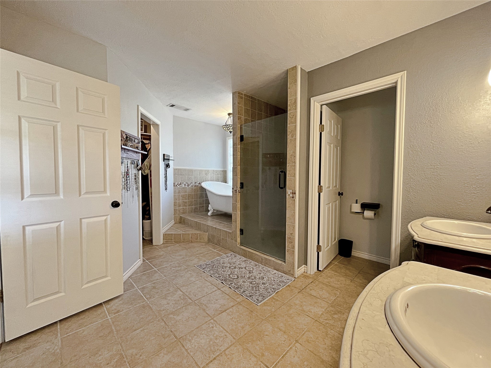 3000 Shadow Lawn Property Photo 14