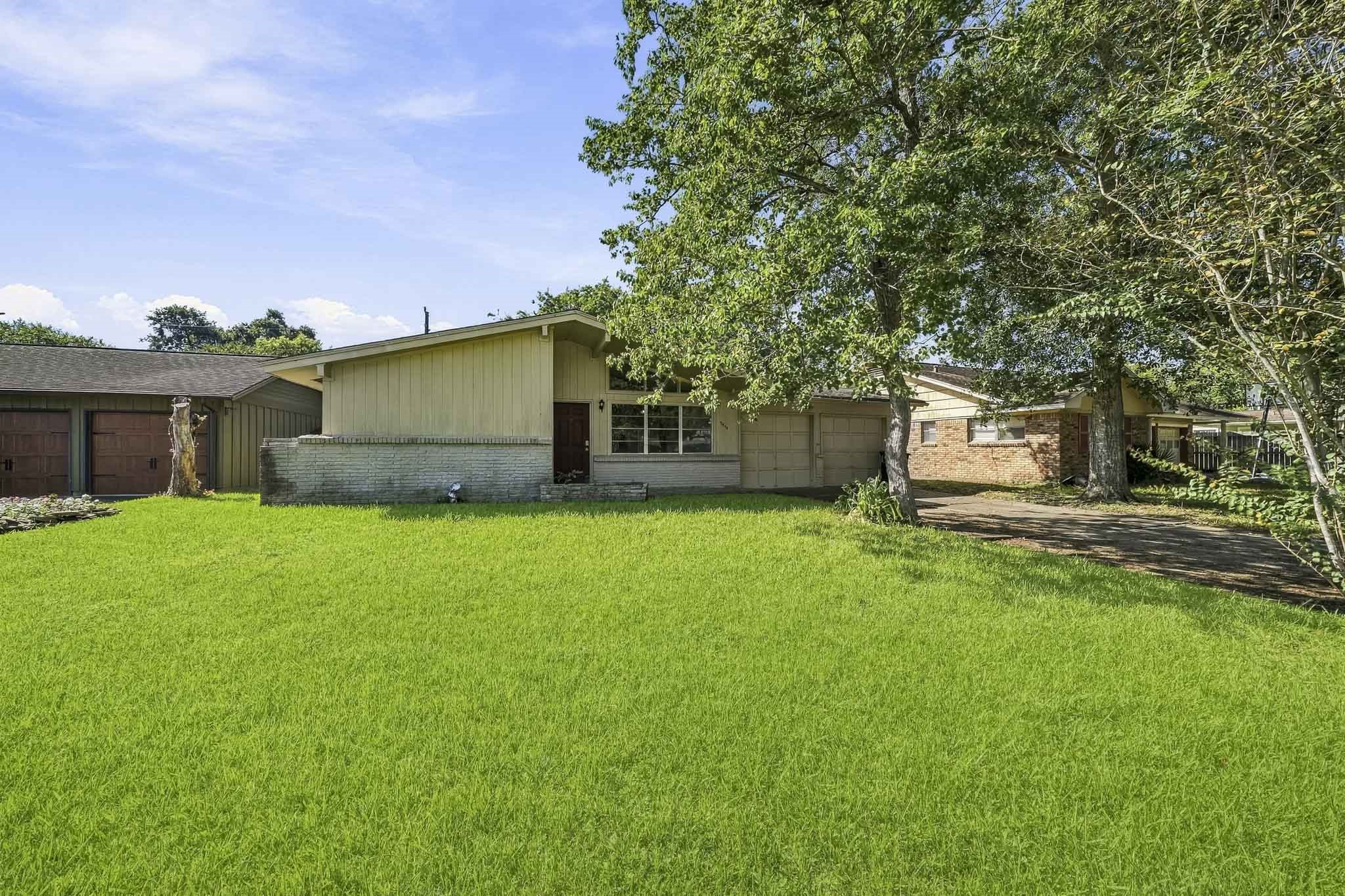 7043 Hendon Lane Property Photo 1