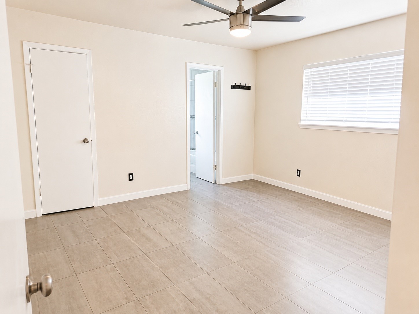 9650 Windswept Lane Property Photo 10