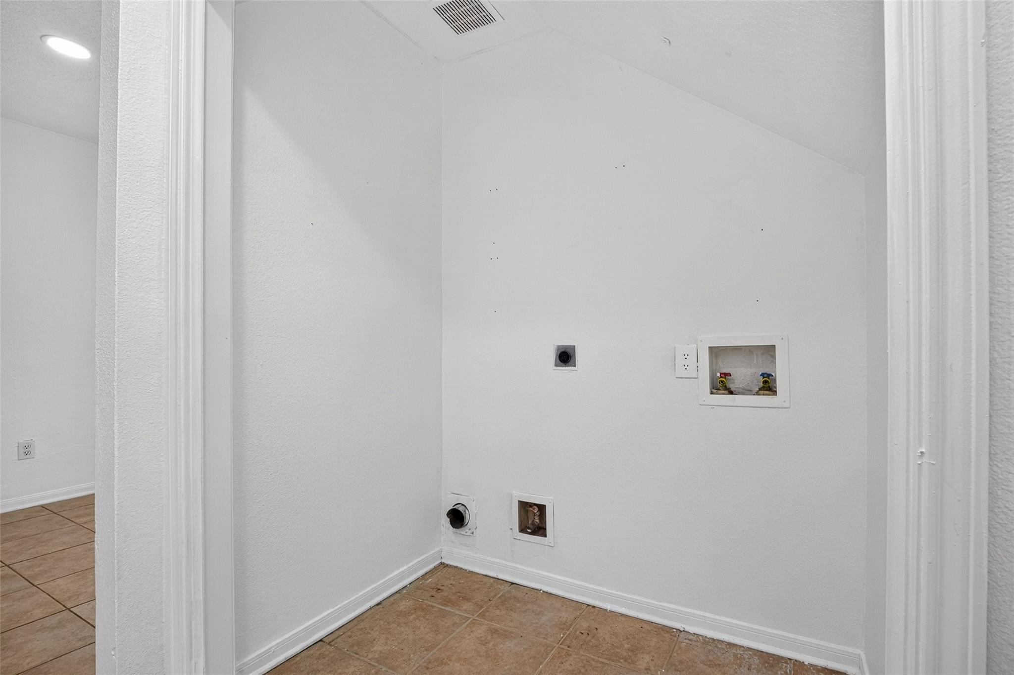 1179 Maclesby Ln Property Photo 9