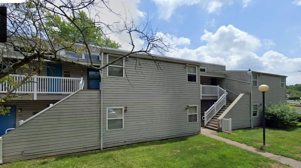 11 Se Cecilia Dr Property Photo 3