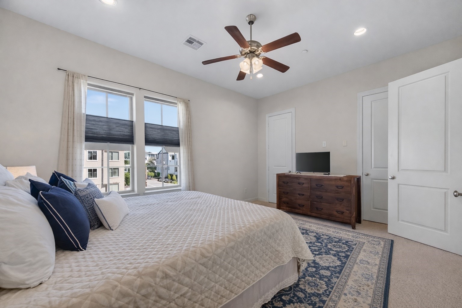 705 Delano Street Property Photo 28