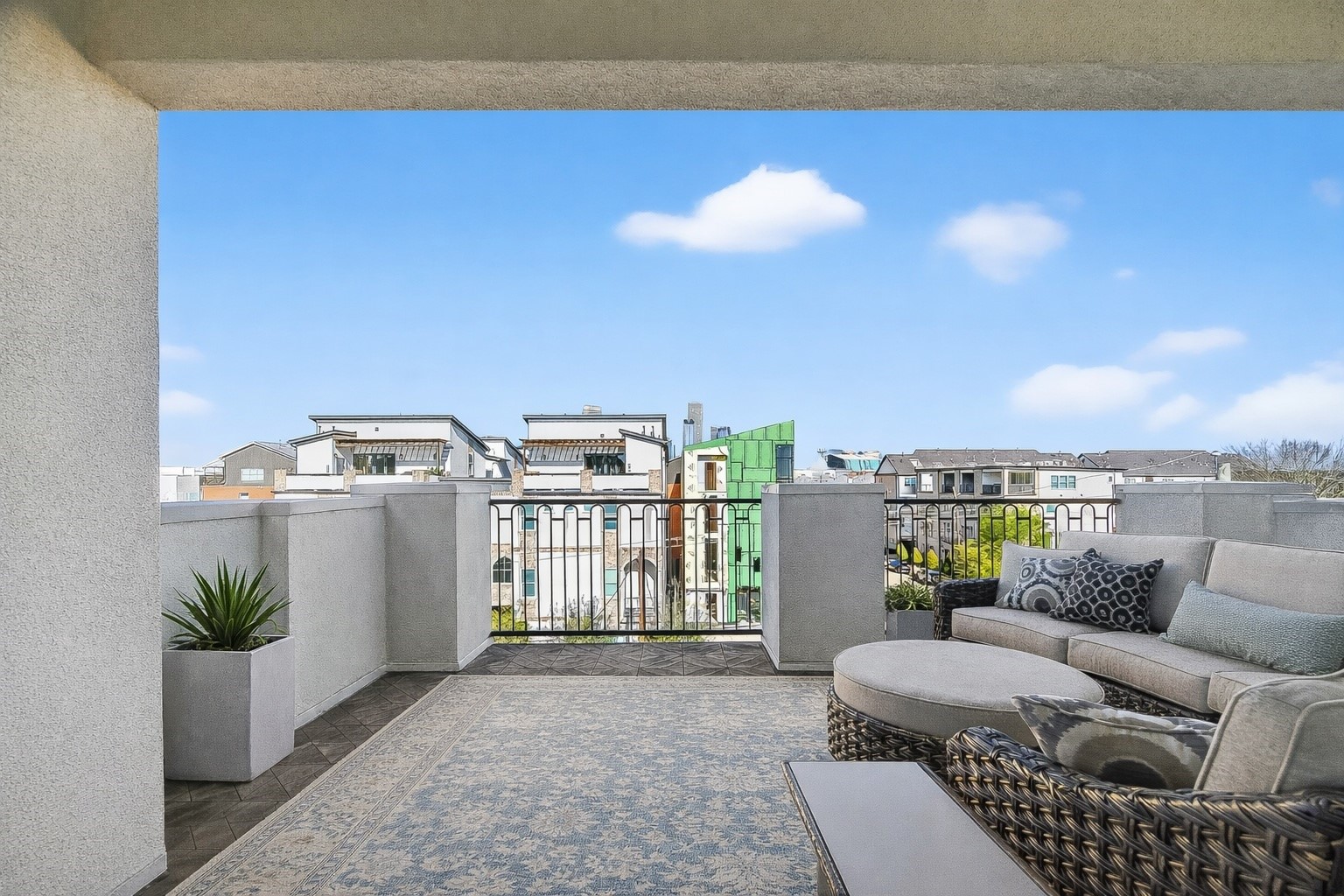 705 Delano Street Property Photo 40