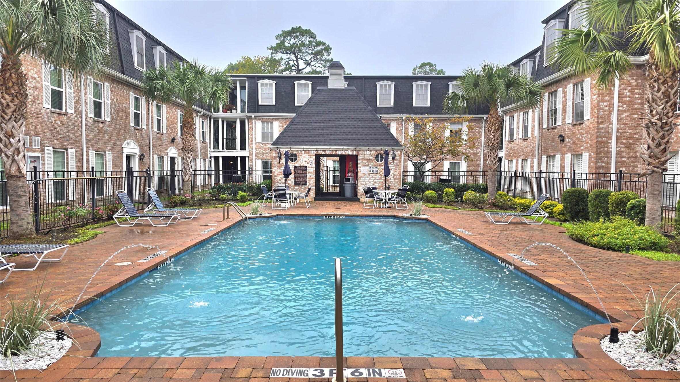 357 N Post Oak Lane 208 Property Photo 1