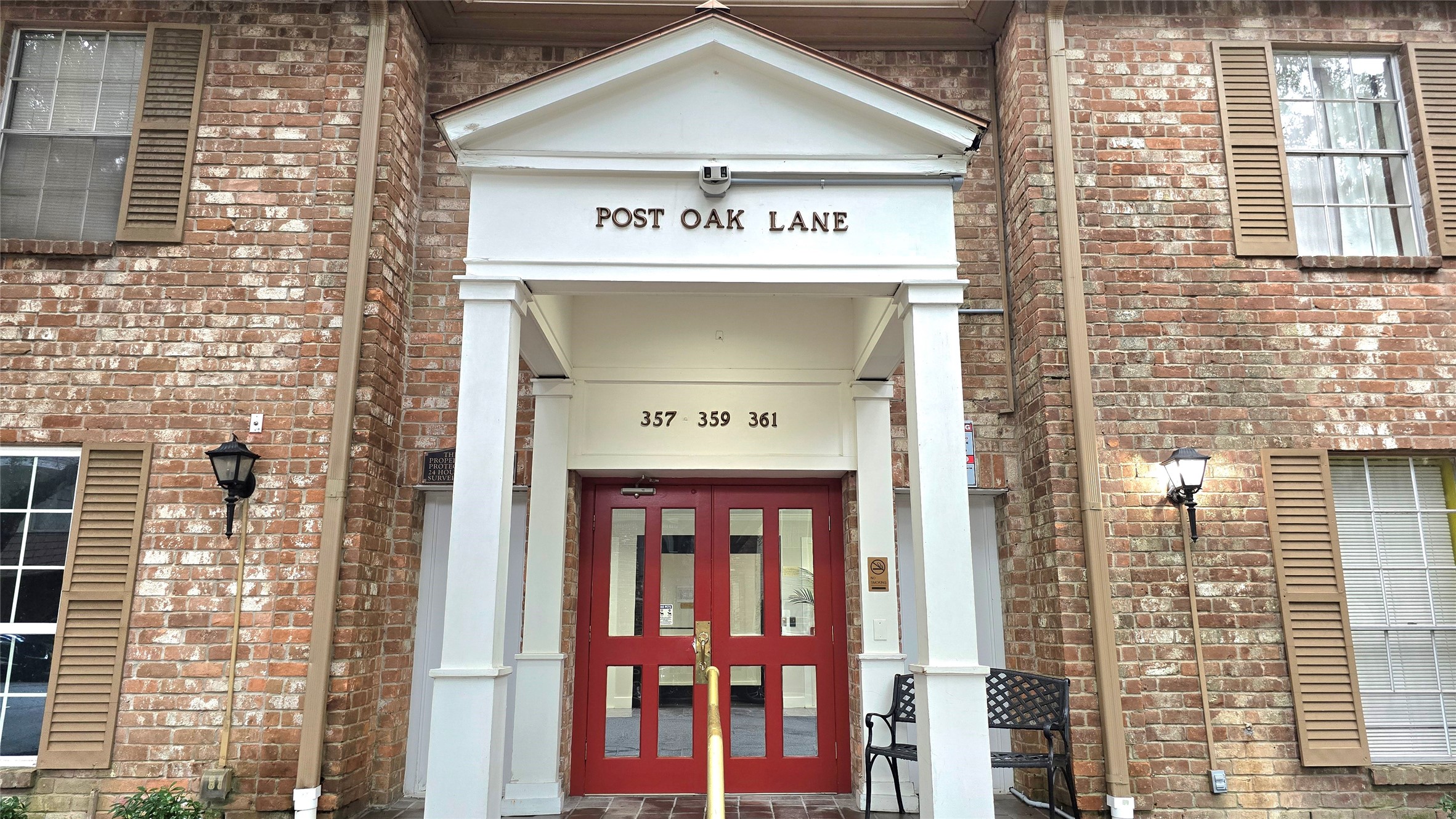 357 N Post Oak Lane 208 Property Photo 4