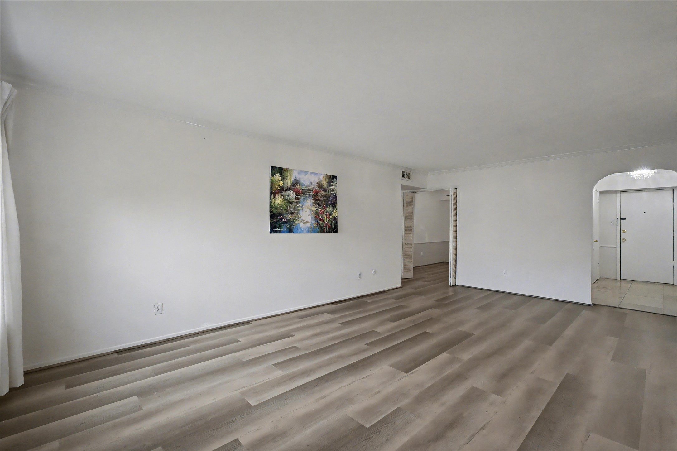 357 N Post Oak Lane 208 Property Photo 15