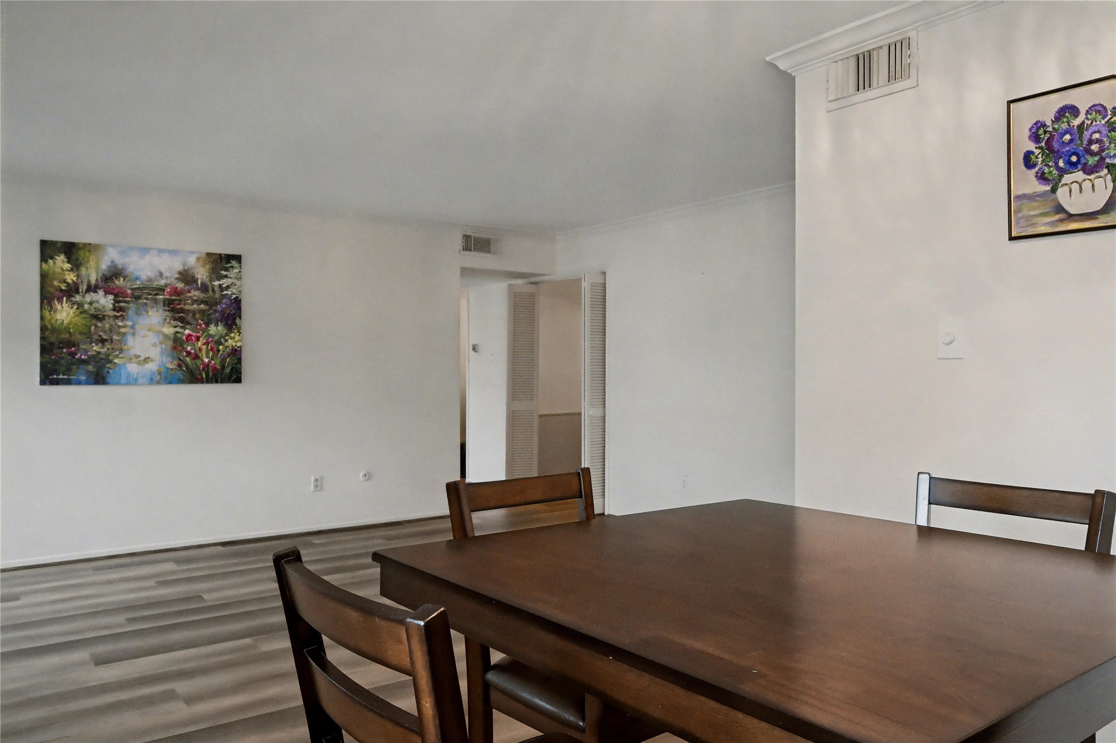 357 N Post Oak Lane 208 Property Photo 17