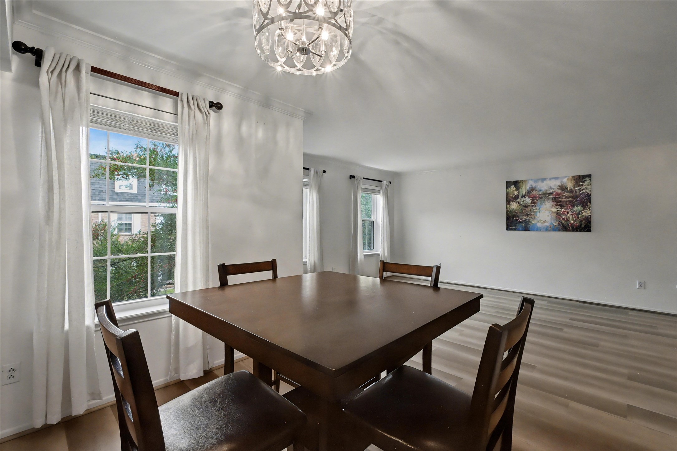 357 N Post Oak Lane 208 Property Photo 19