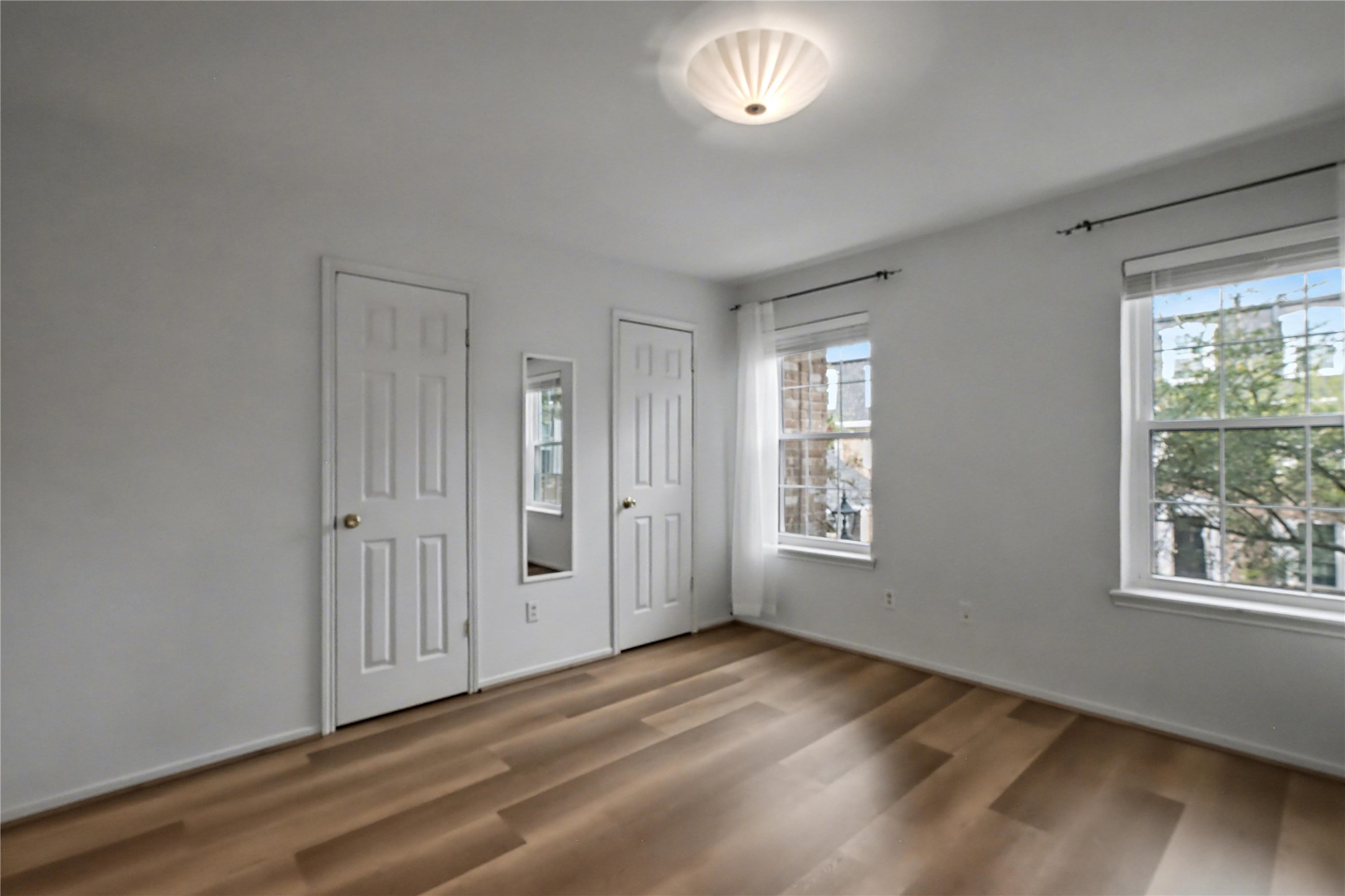 357 N Post Oak Lane 208 Property Photo 24