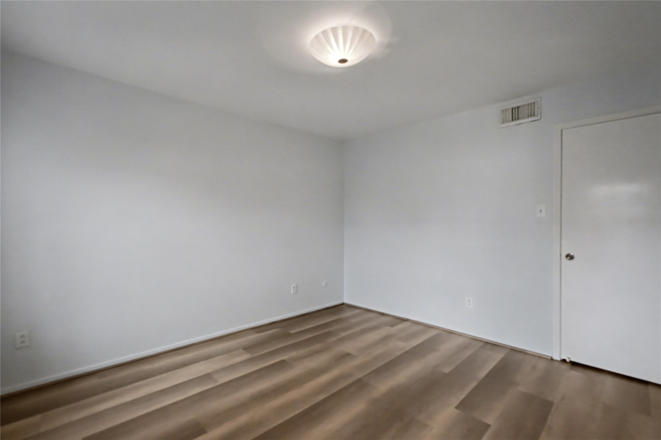 357 N Post Oak Lane 208 Property Photo 26