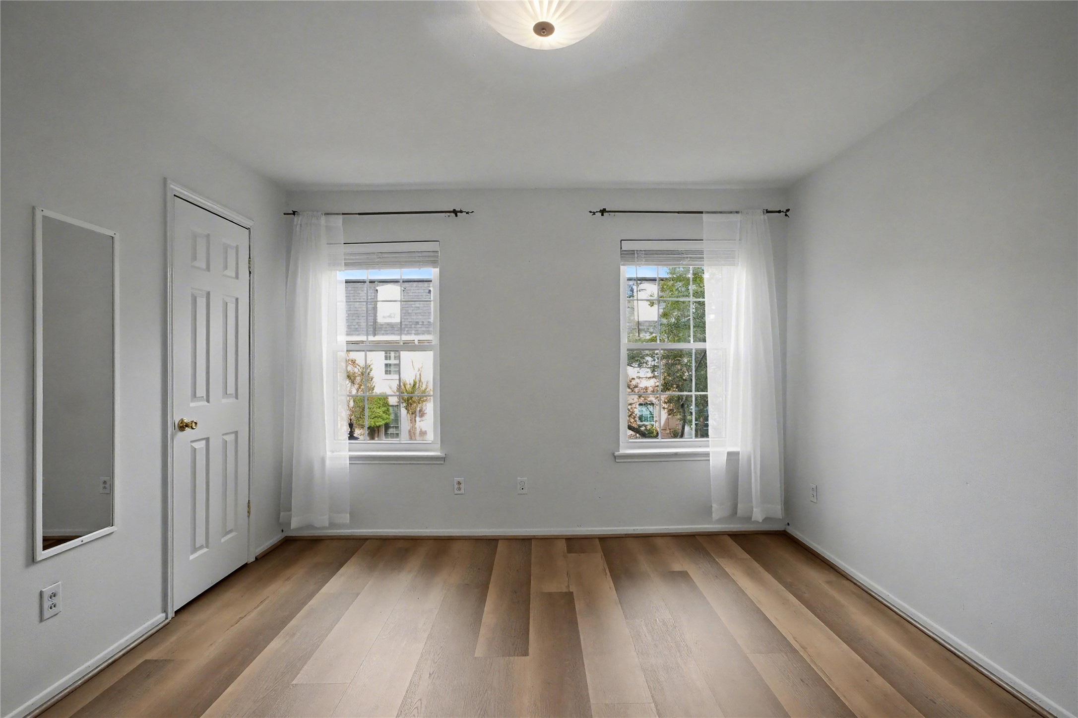 357 N Post Oak Lane 208 Property Photo 27