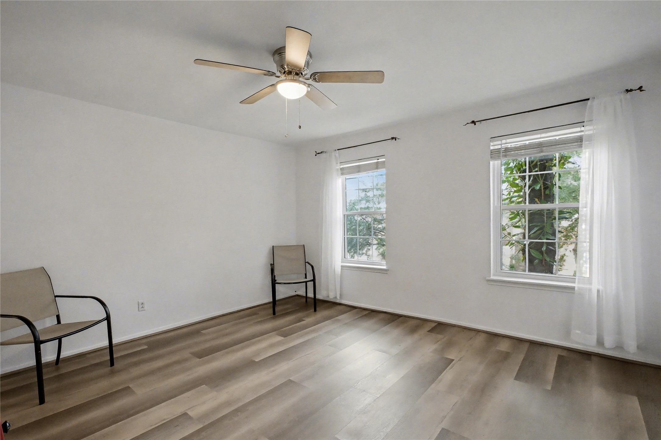 357 N Post Oak Lane 208 Property Photo 29