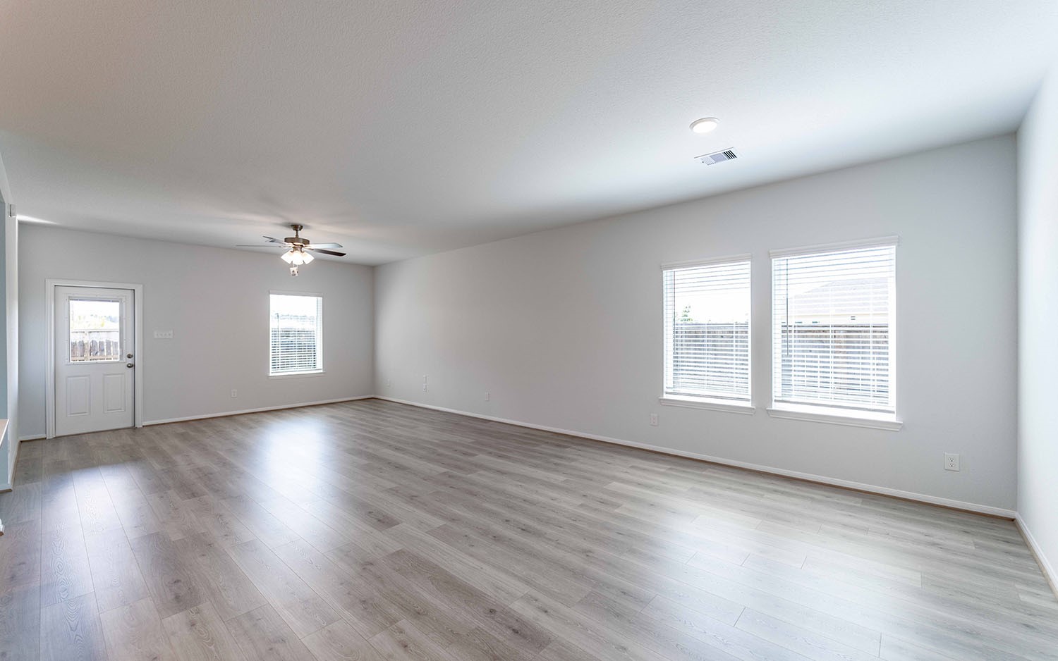 25039 Apricot Court Property Photo 3