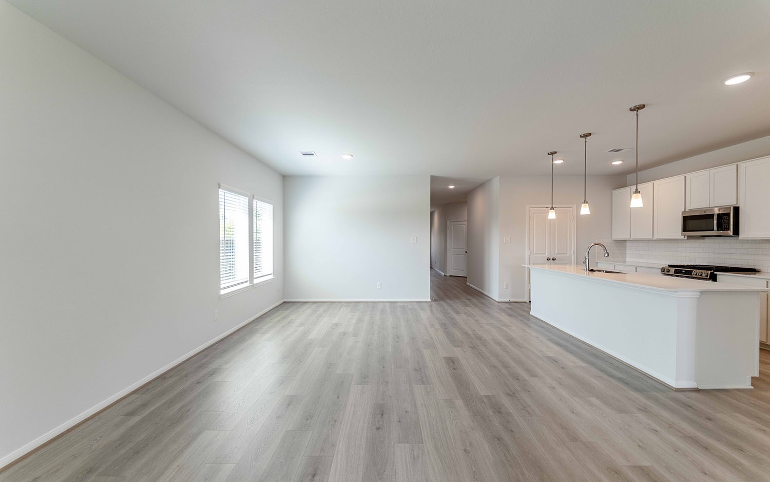 25039 Apricot Court Property Photo 6