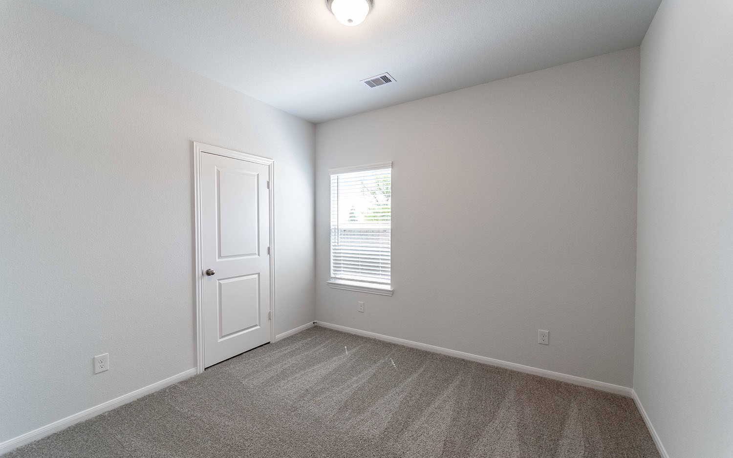25039 Apricot Court Property Photo 14