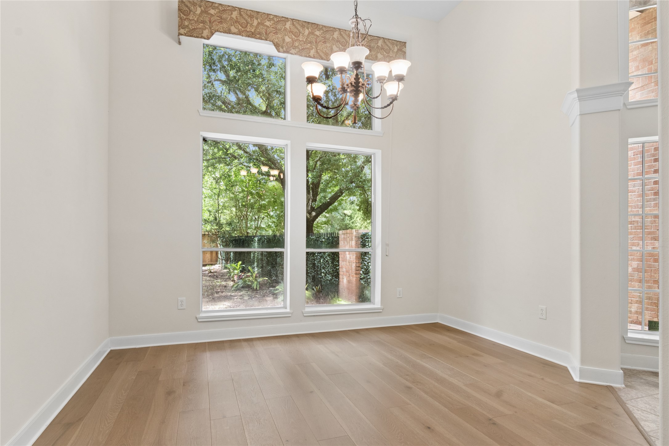 2 Surrey Run Place Property Photo 7