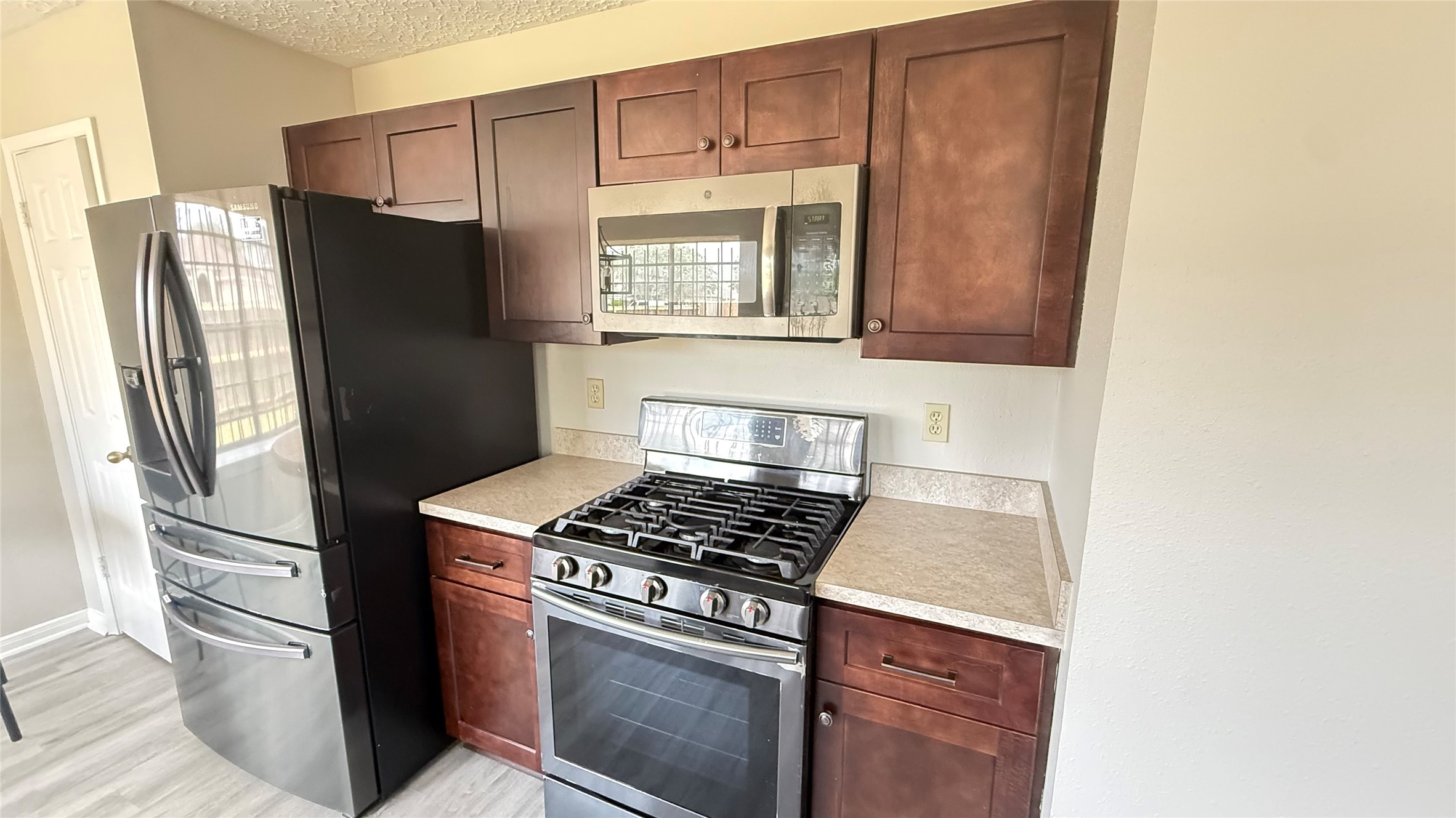 14402 Stone Park Road Property Photo 8
