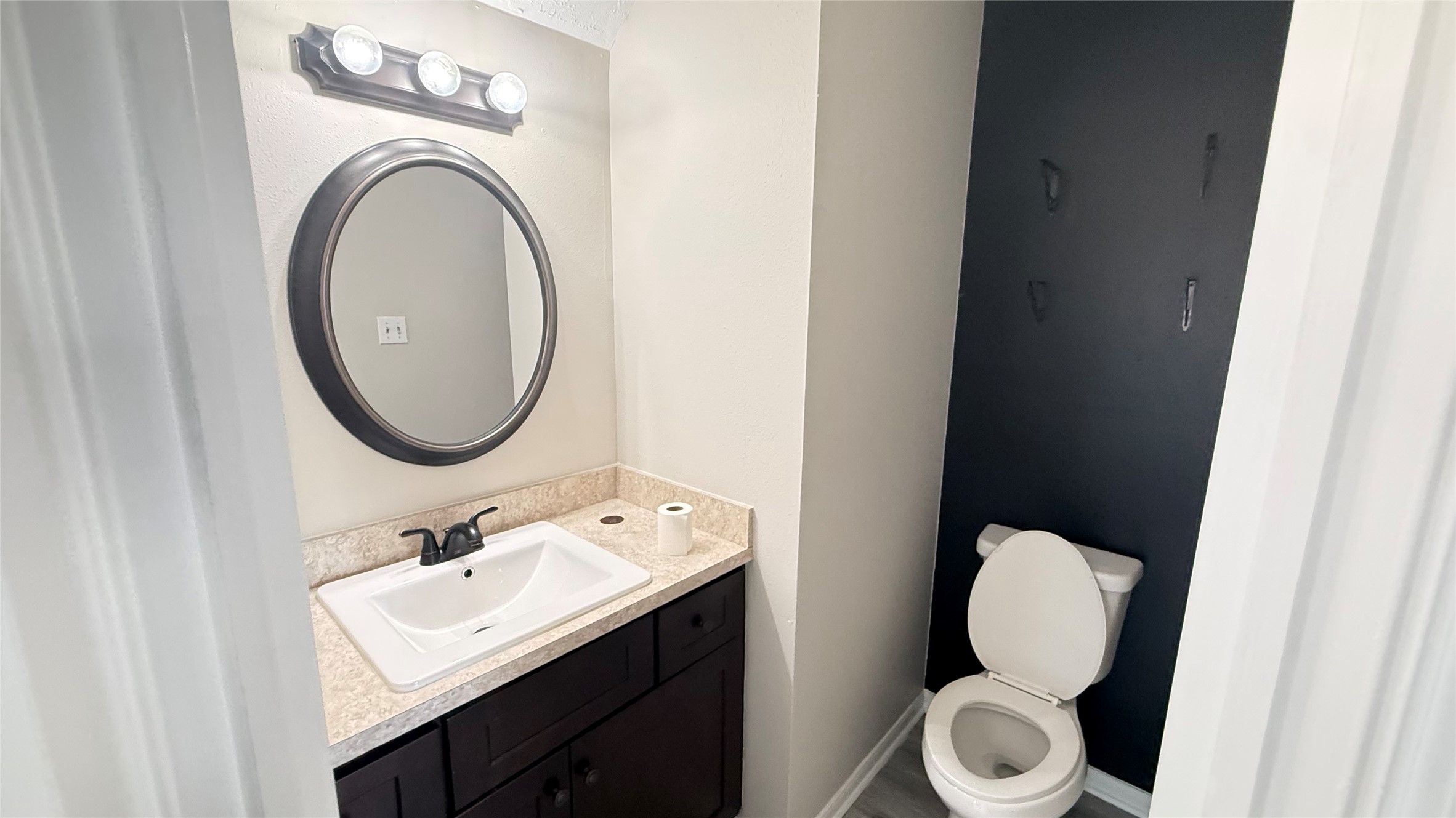 14402 Stone Park Road Property Photo 13