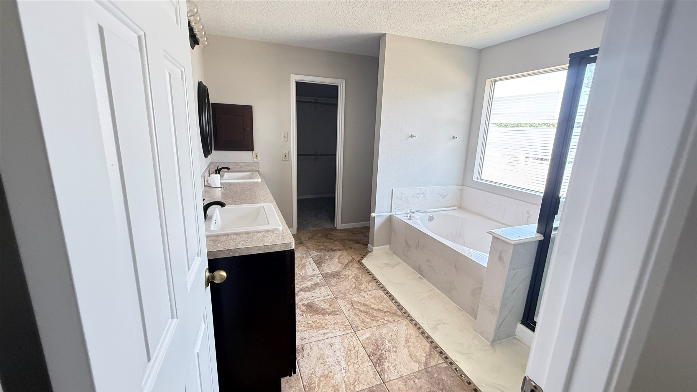 14402 Stone Park Road Property Photo 14