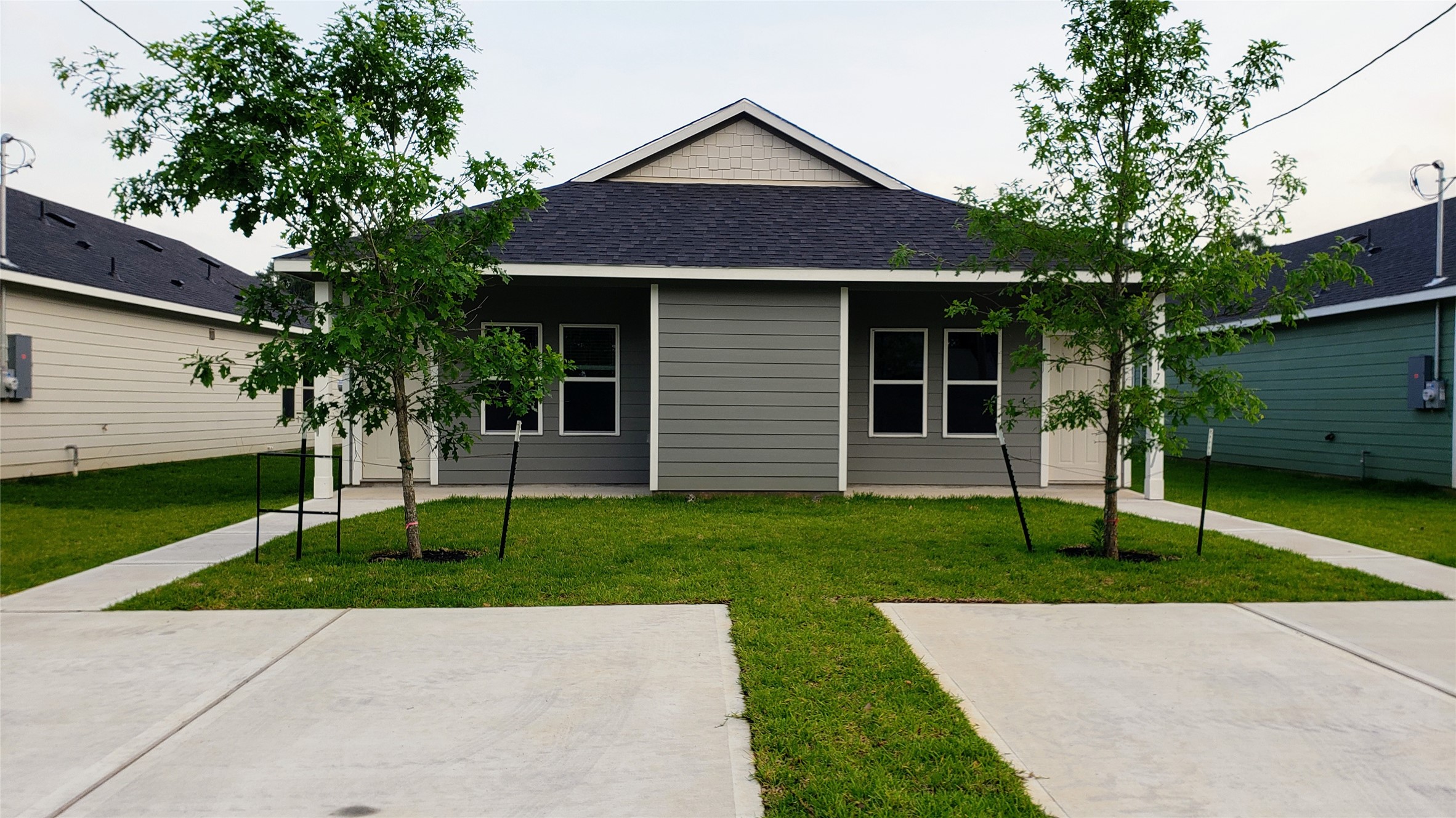 419 E Avenue G Property Photo 1