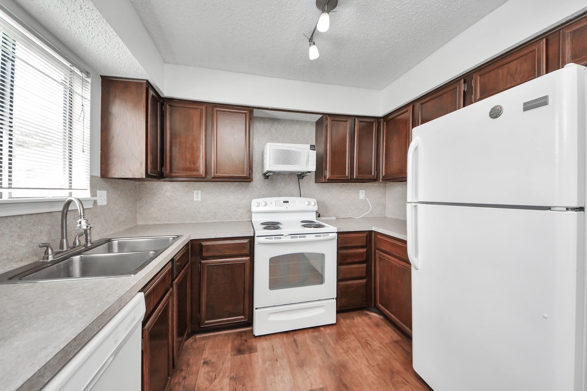 3708 Woodchase Drive 68 Property Photo 16
