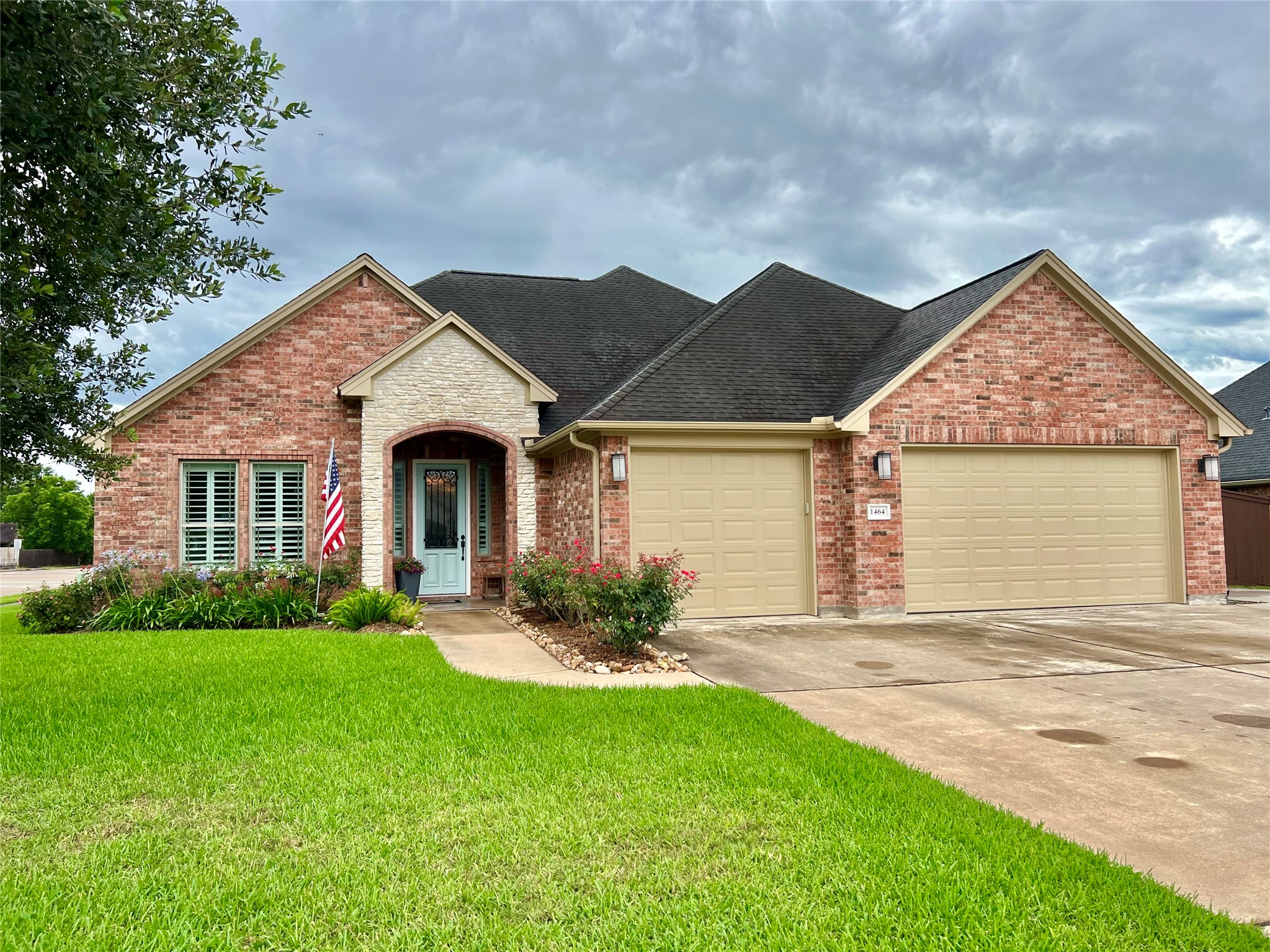 1464 S Bluebonnet Lane Property Photo 1