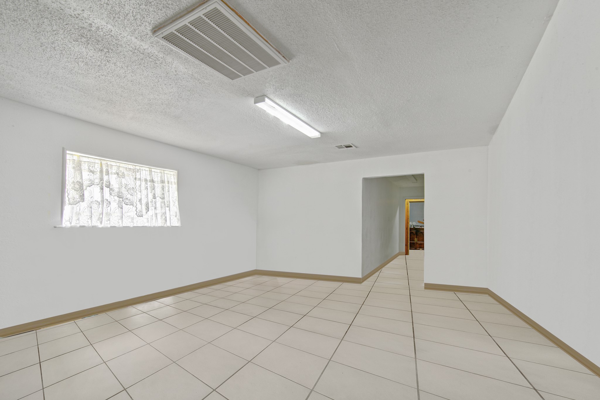 8458 Fm 1960 Property Photo 14