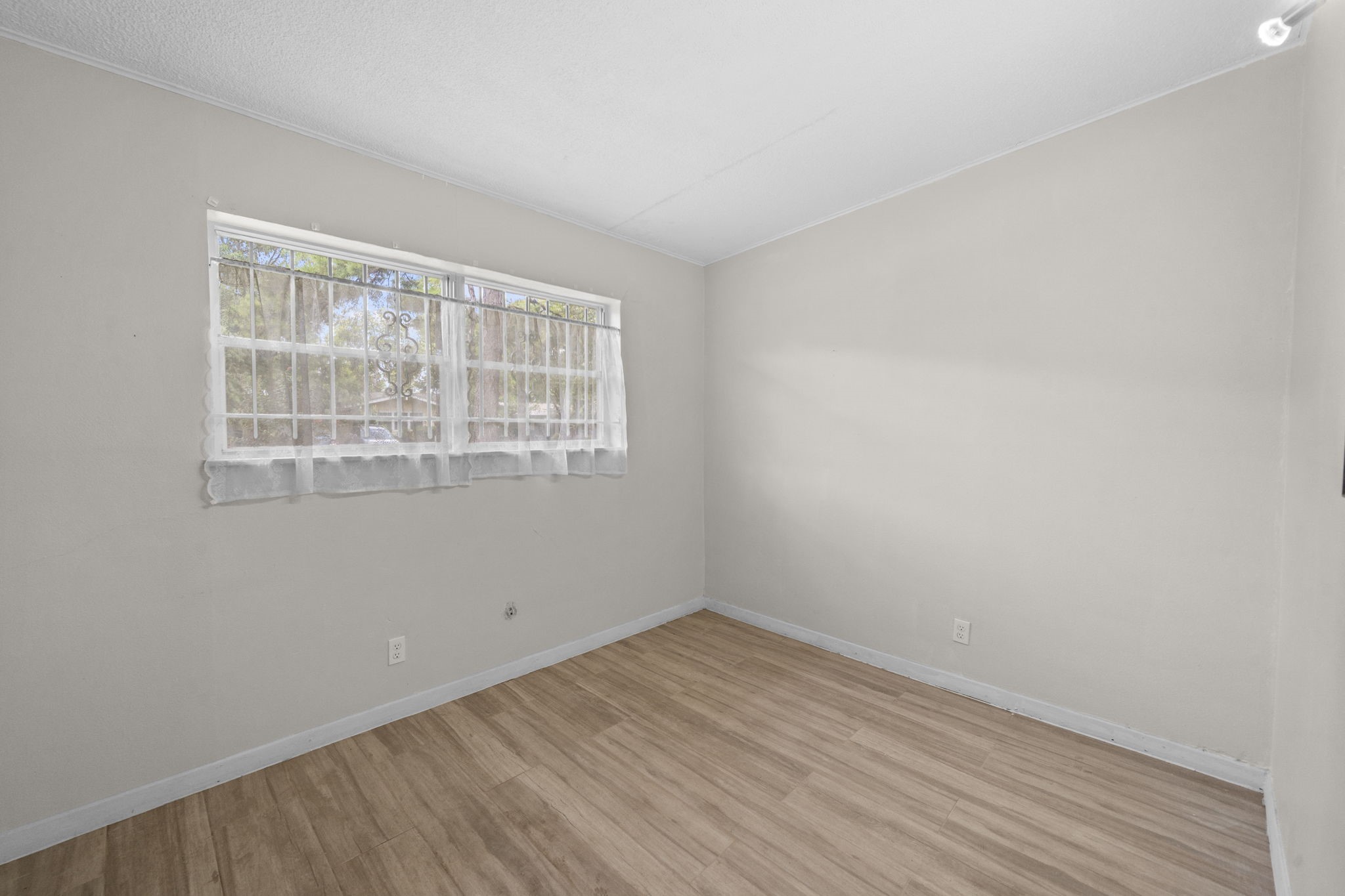 7123 Leader Street Property Photo 21
