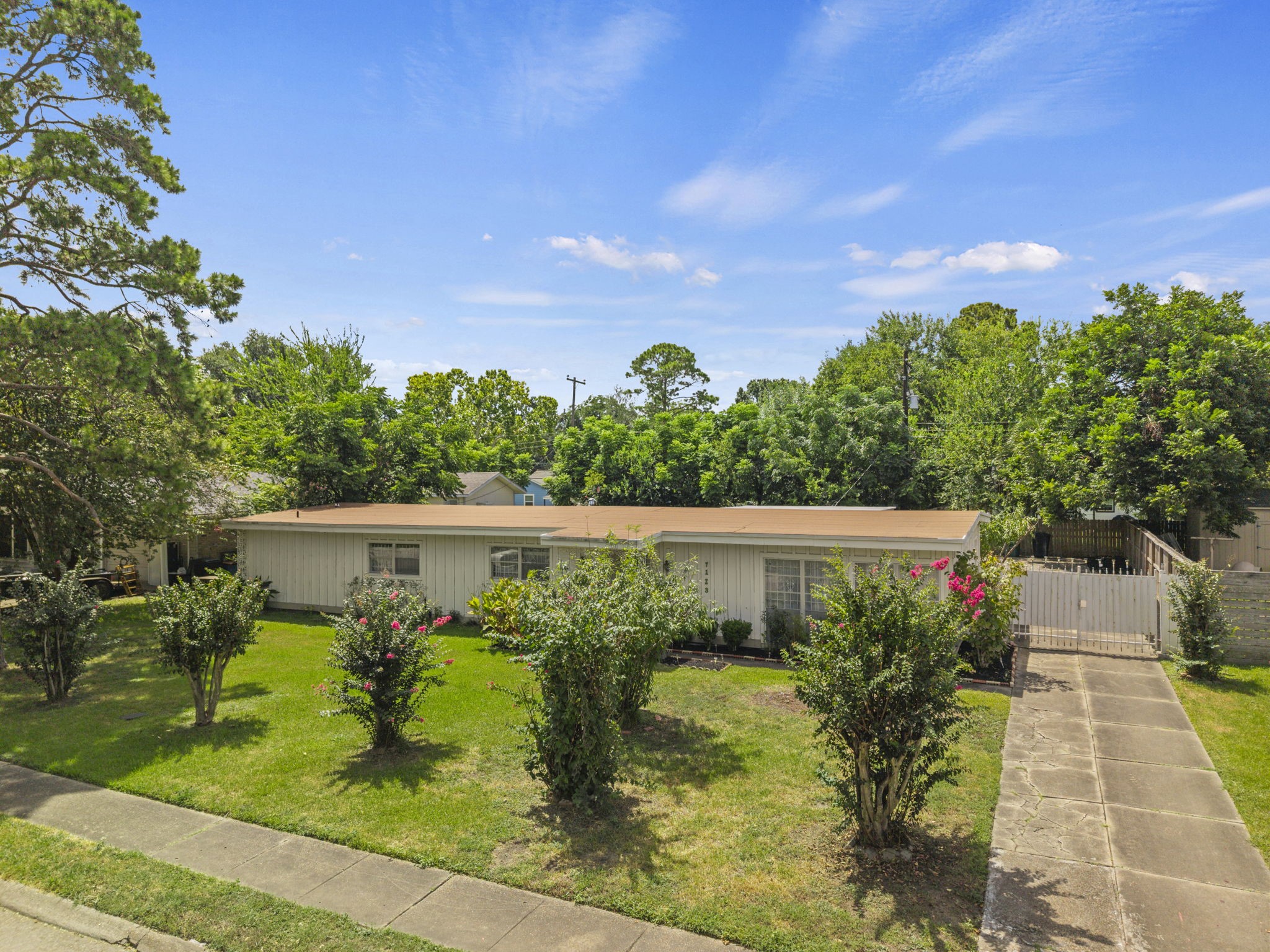 7123 Leader Street Property Photo 24