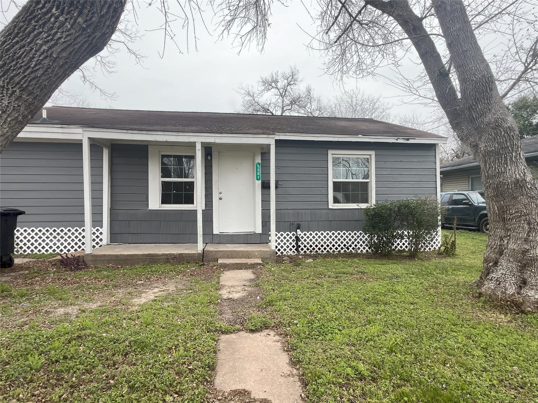 5301 Higgins Street, Houston Tx 77033 Property Photo 1