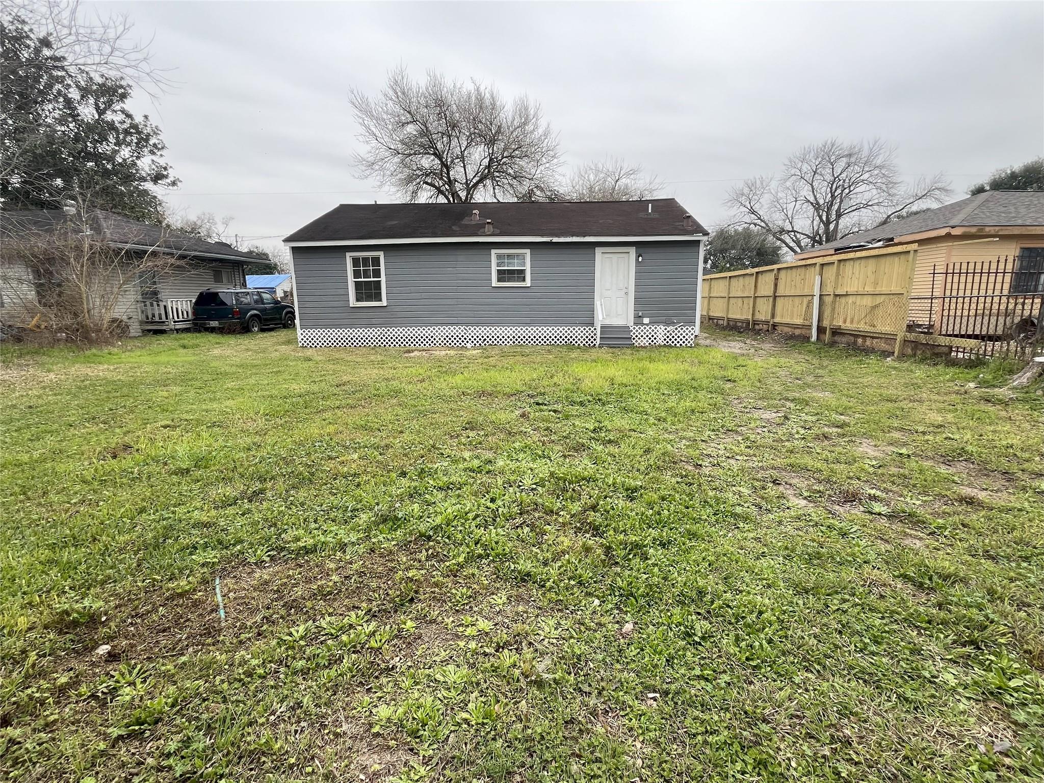 5301 Higgins Street, Houston Tx 77033 Property Photo 3