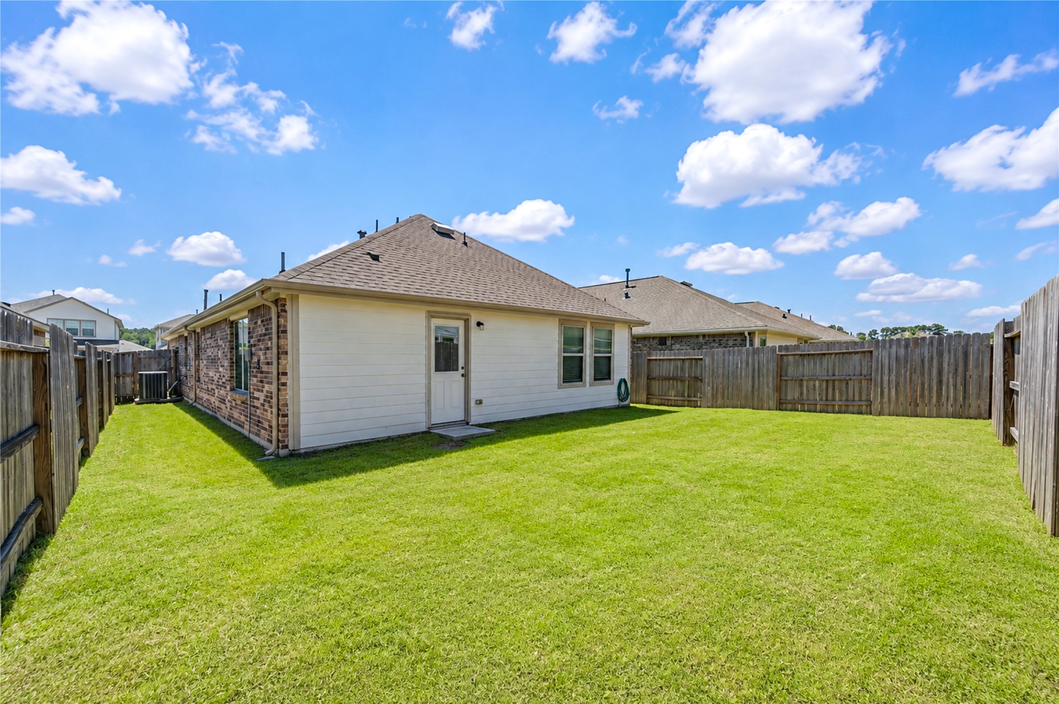 19450 Rosali Meadow Drive Property Photo 40