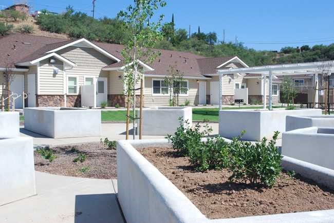 1039 E Saguaro Dr 50 Property Photo 6