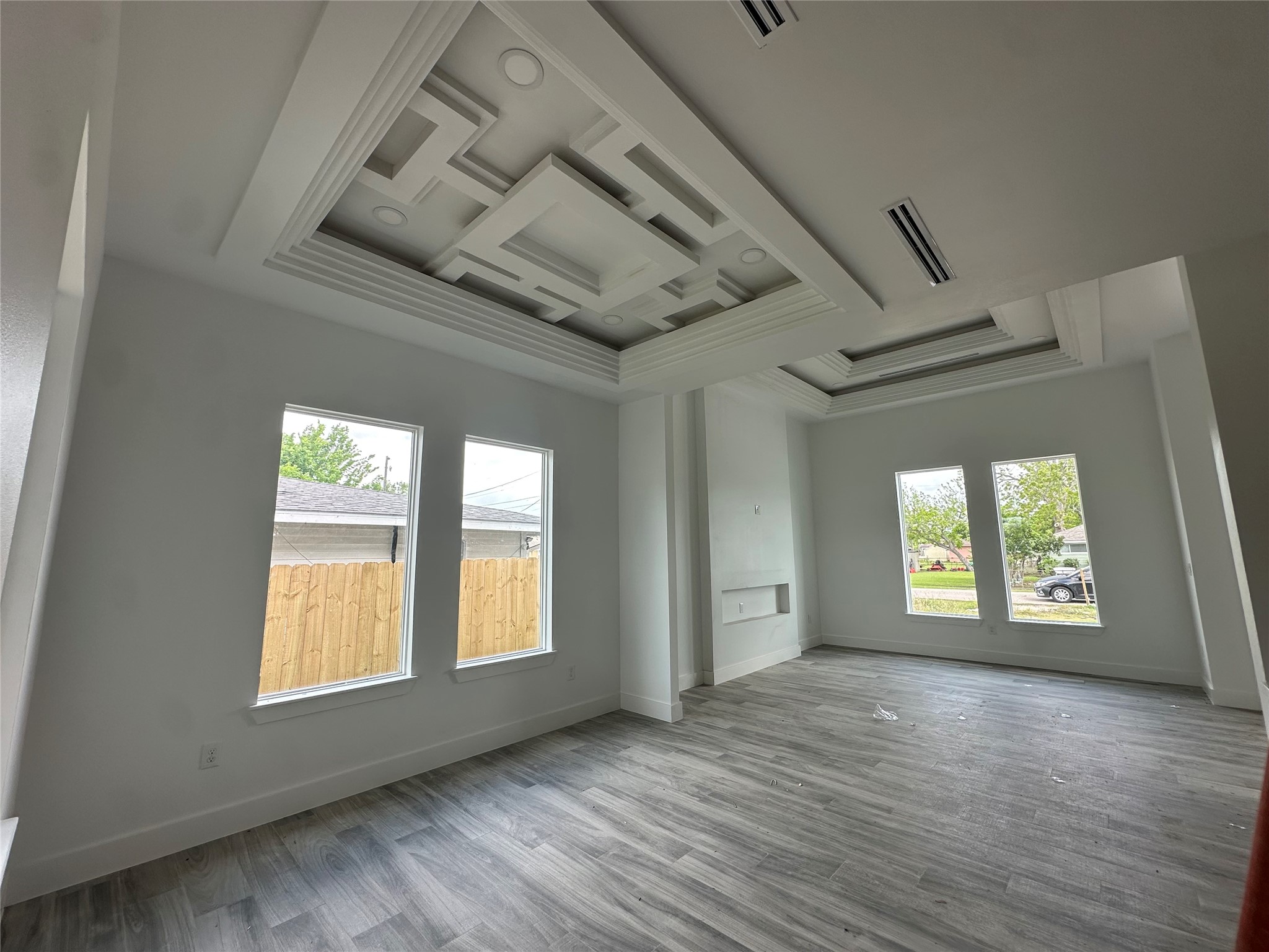 805 Lewis Street Property Photo 4