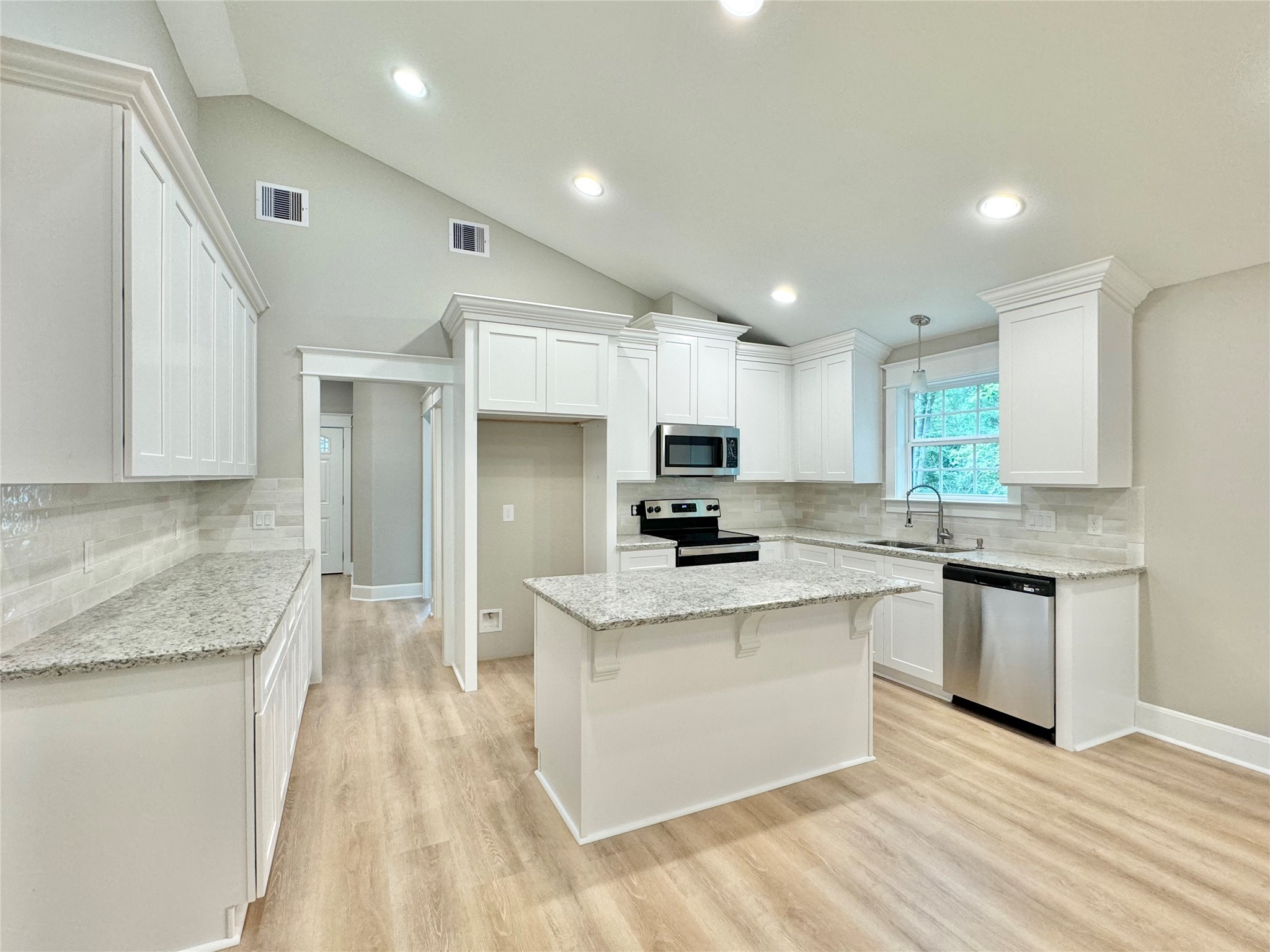 63 Heatley Property Photo 7
