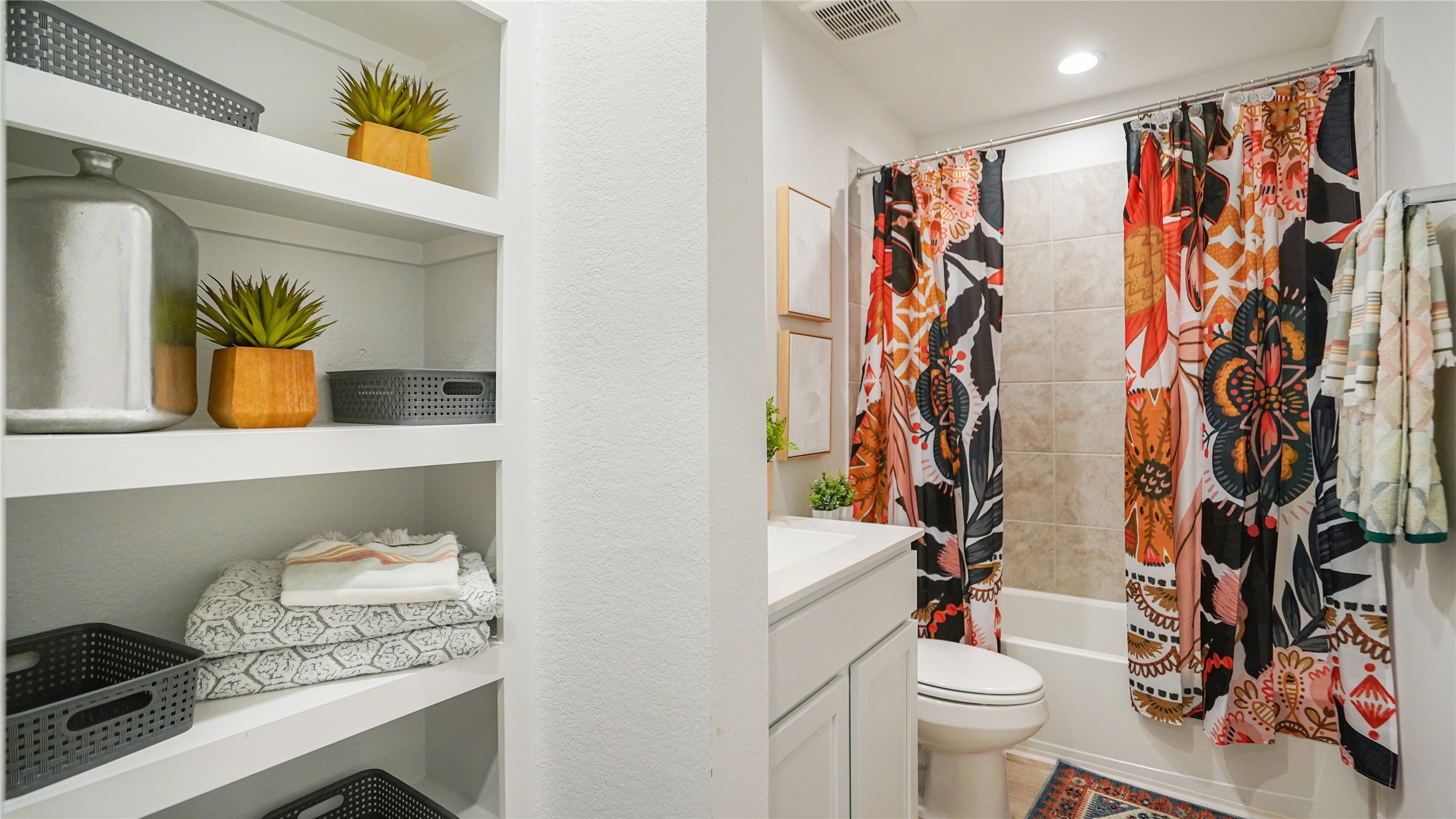 29943 Gallatin River Lane Property Photo 6