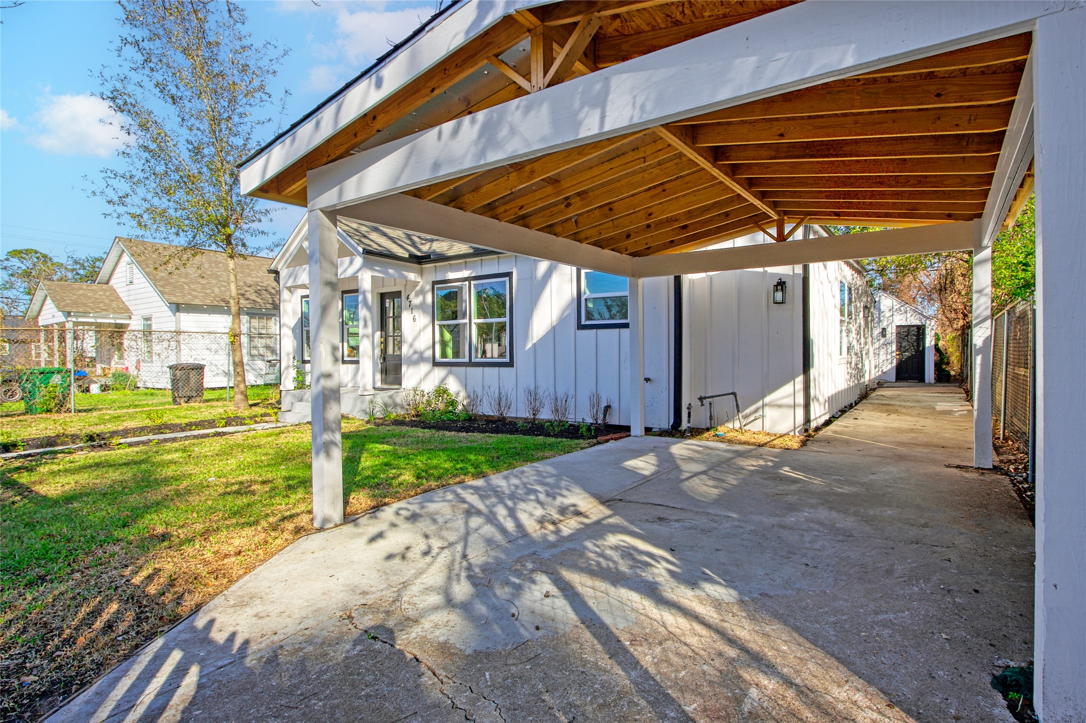 4716 Siegel Street Property Photo 5