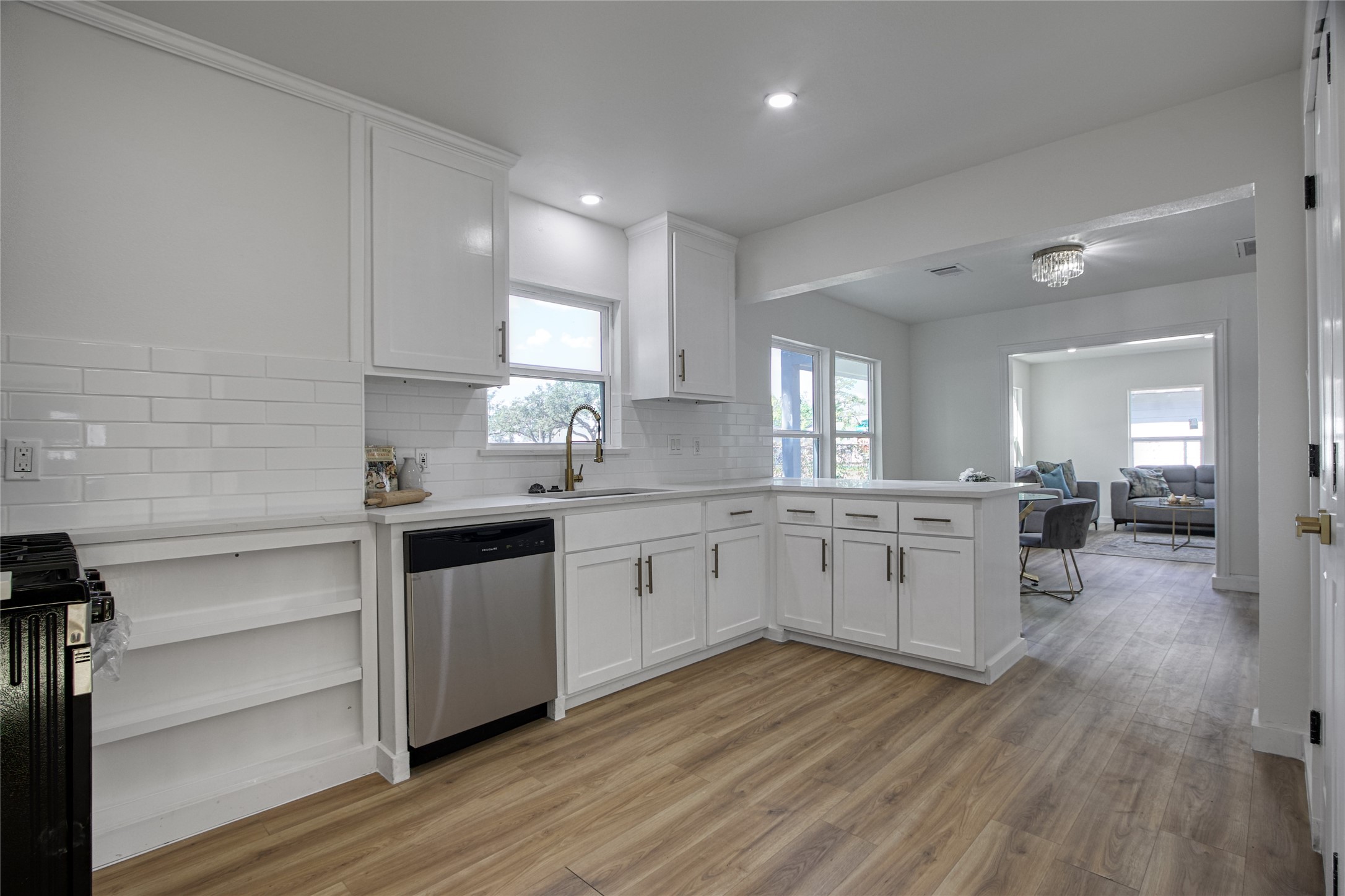 4716 Siegel Street Property Photo 10