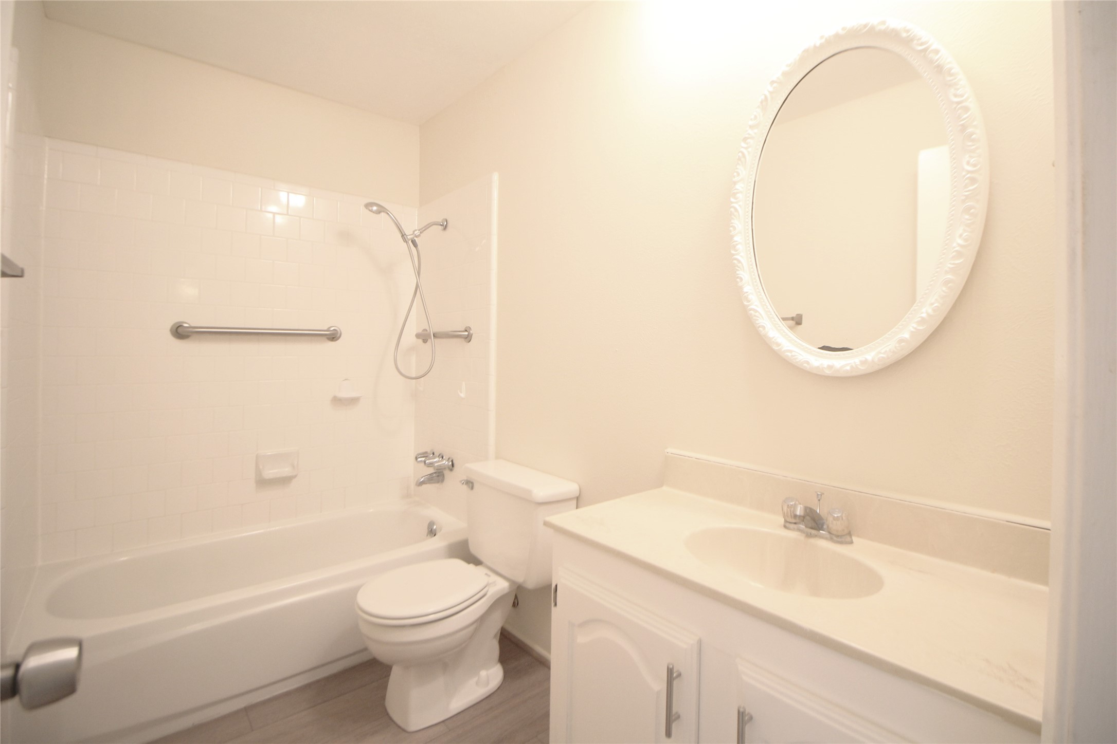 5327 Karenbeth Drive Drive Property Photo 8